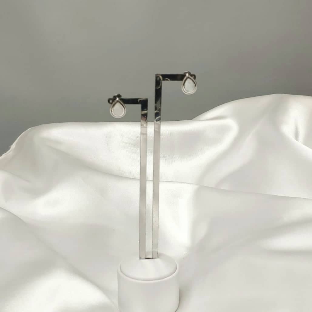 Σκουλαρίκια με φεγγαρόπετρα δάκρυ σε ασήμι 925