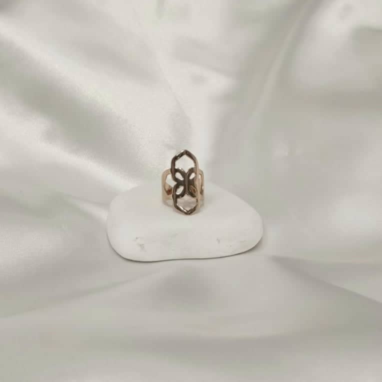 Μεγάλο δαχτυλίδι διάτρητο επιχρυσωμένο με 24 καράτια