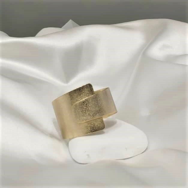 Χοντρό βραχιόλι μασίφ επιχρυσωμένο με 24 καράτια