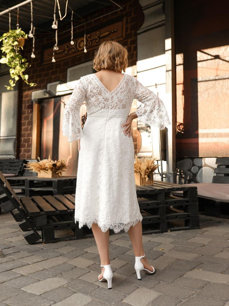 Midi νυφικό φόρεμα όλο δαντέλα σε ίσια γραμμή με μανίκι