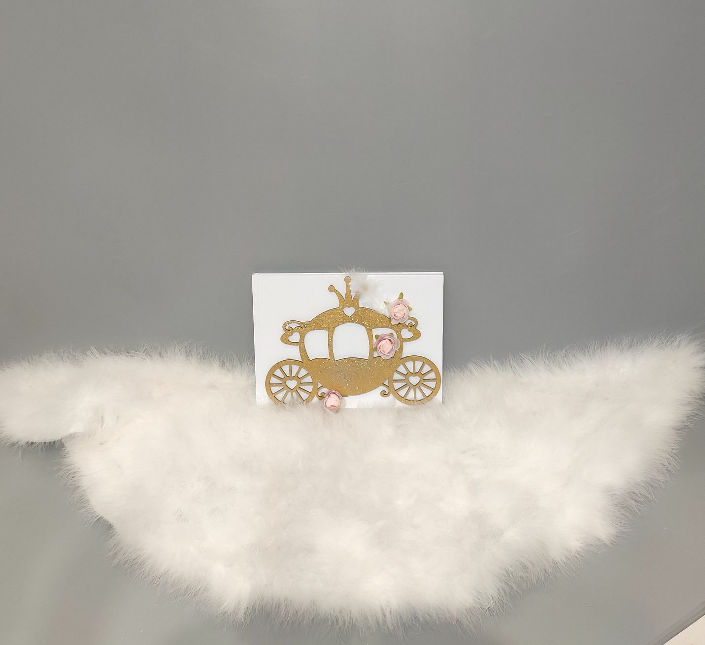 Βιβλίο Ευχών με θέμα την πριγκιπική Άμαξα