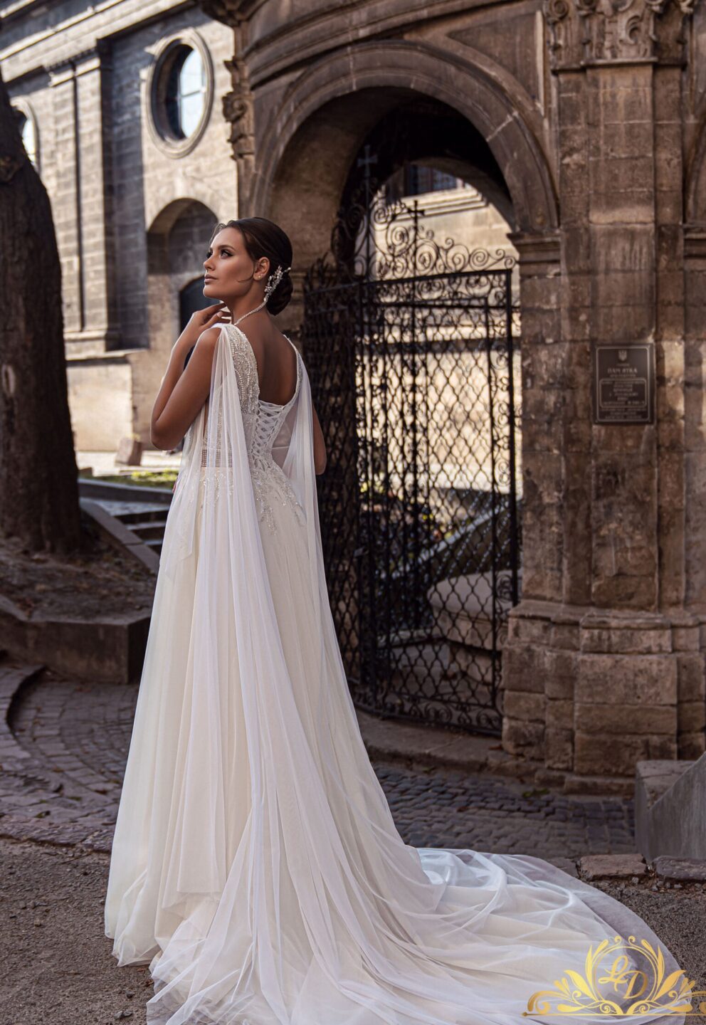 nifiko me stras k touli2 nifiko me stras k touli