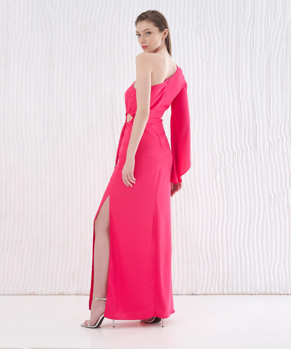 maxi forema enas omos3