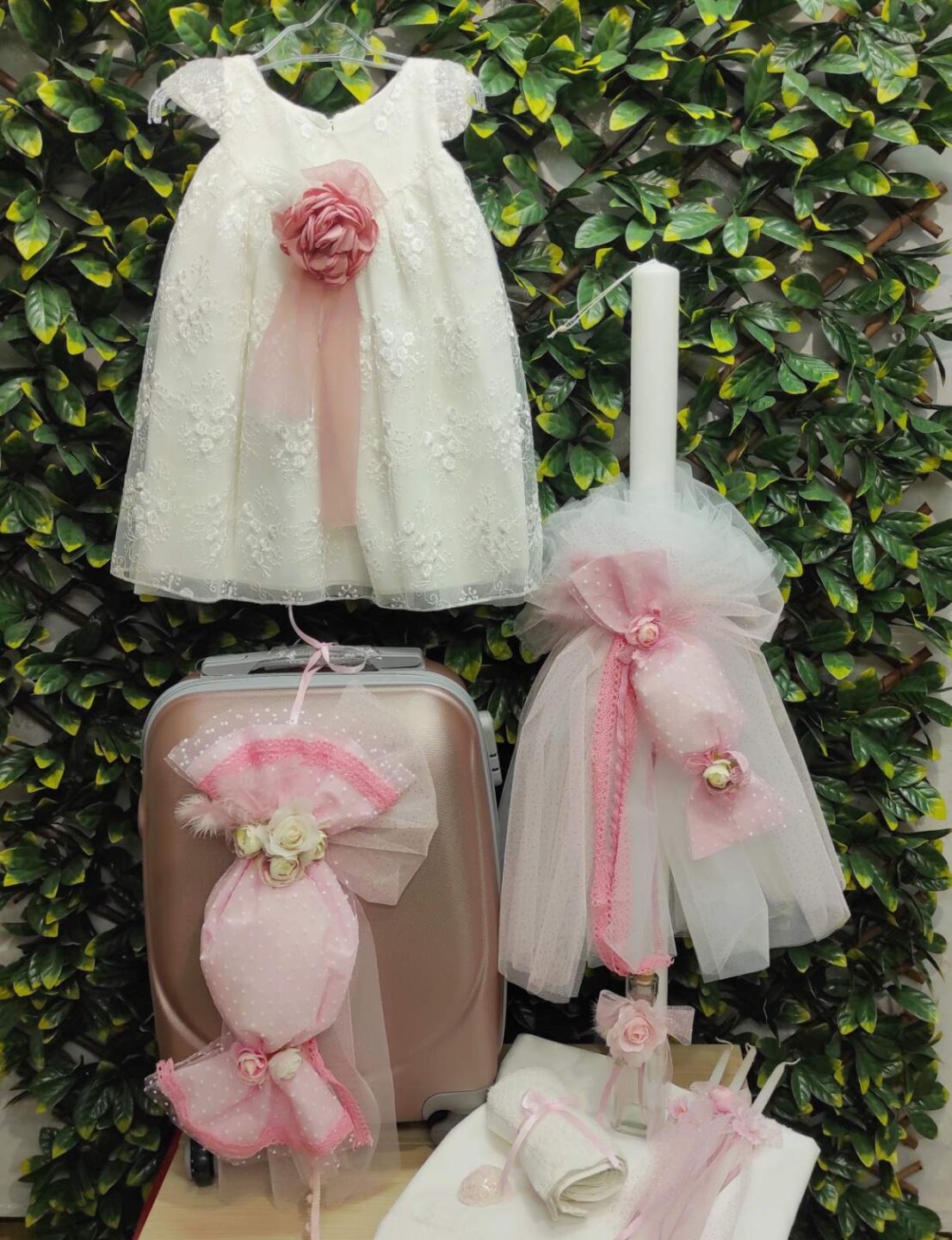 Ολοκληρωμένο πακέτο βάπτισης τριαντάφυλλο