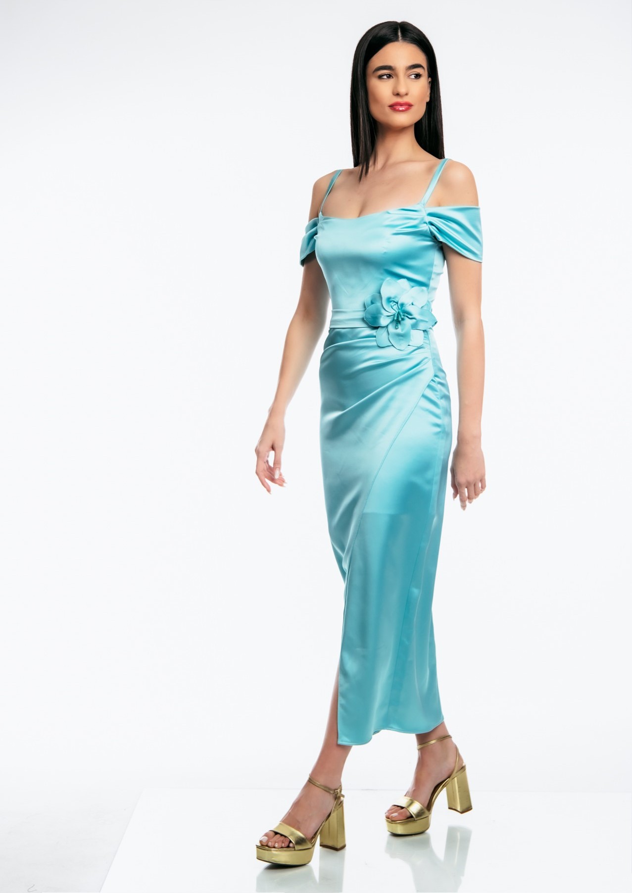 Maxi φόρεμα σατέν με λουλούδι στην μέση