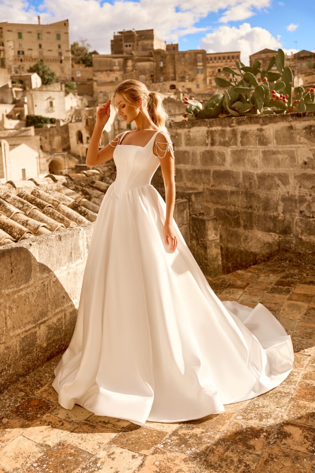 Princess Νυφικό από Mikado – Πολυτελές Νυφικό Πριγκίπισσα