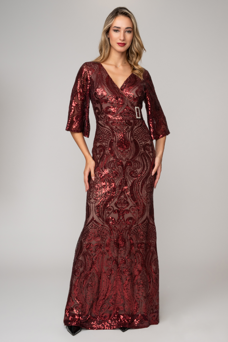 Μακρύ δαντελένιο φόρεμα με ζώνη