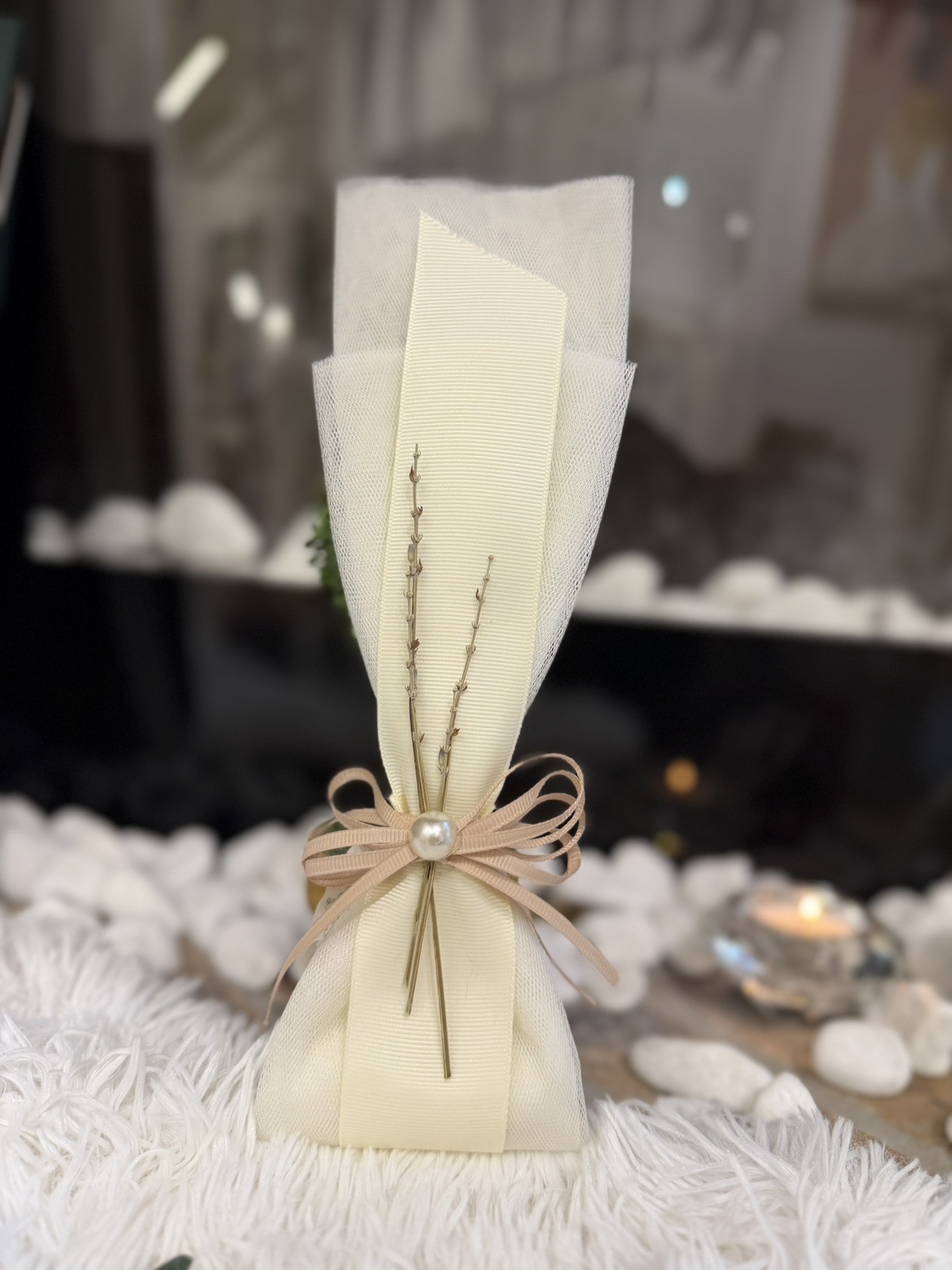 Μπομπονιέρα Γάμου Τούλι Ύφασμα με Κορδέλα και Πέρλα